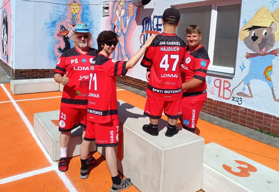 12-Žďár - ŠPRTI v nových dresech  LOMAX